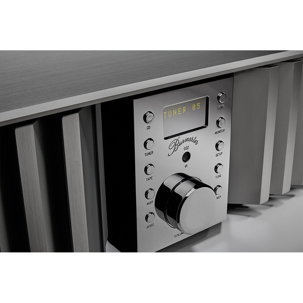   4  Classic Line -   : Burmester 032