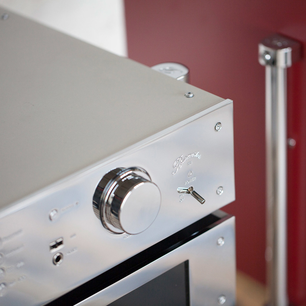   4   : Burmester Phase 3 Retro