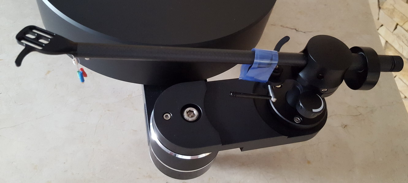   4    : Clearaudio Innovation Compact (Radial tonearm Tracer, w/o cart.)