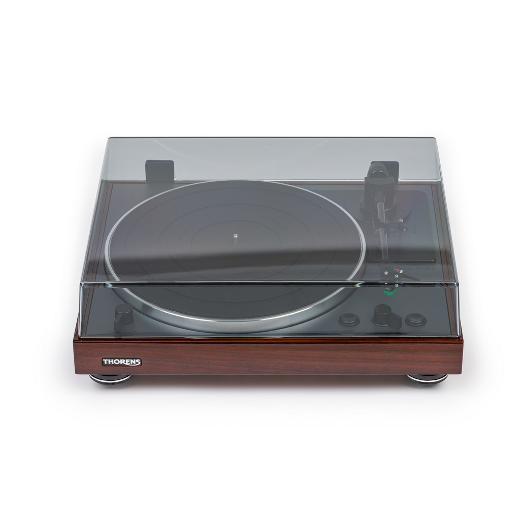   4    : Thorens TD 102 A High gloss Black (Full Automatic, Phono, AT-VM95E)