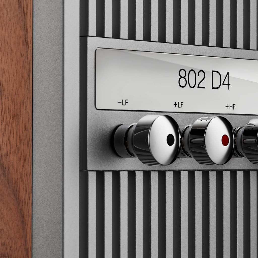   10   : Bowers & Wilkins 802 D4 Gloss Black