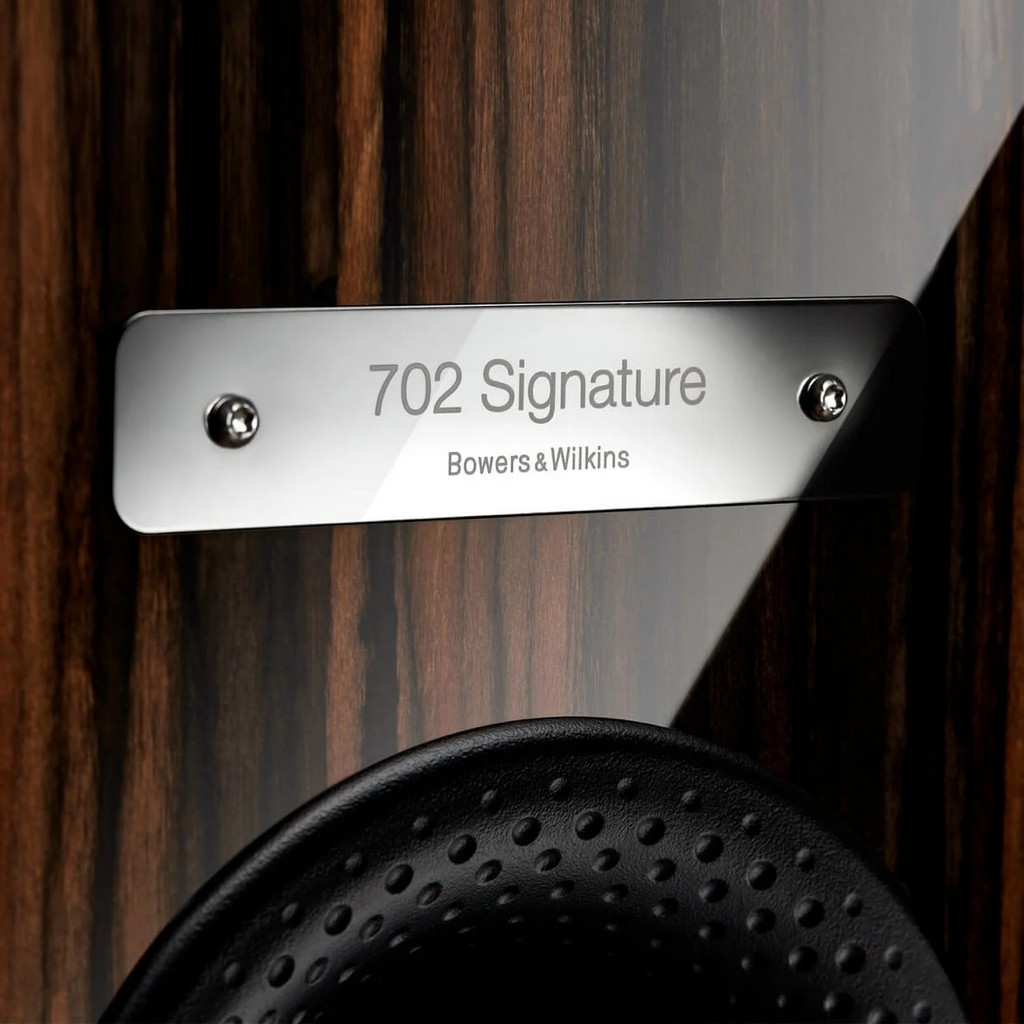   8   : Bowers & Wilkins 702 Signature