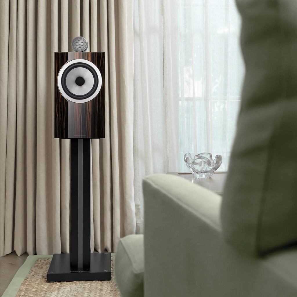   8   : Bowers & Wilkins 705 Signature