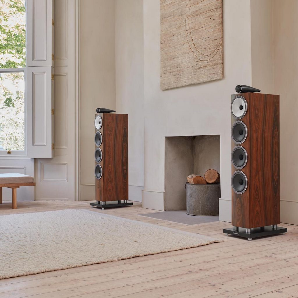  11   : Bowers & Wilkins 702 S3 Gloss Black