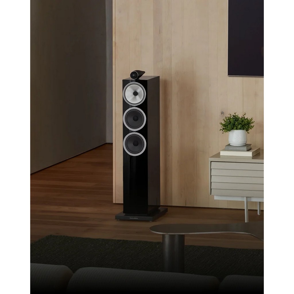   11   : Bowers & Wilkins 703 S3 Gloss Black