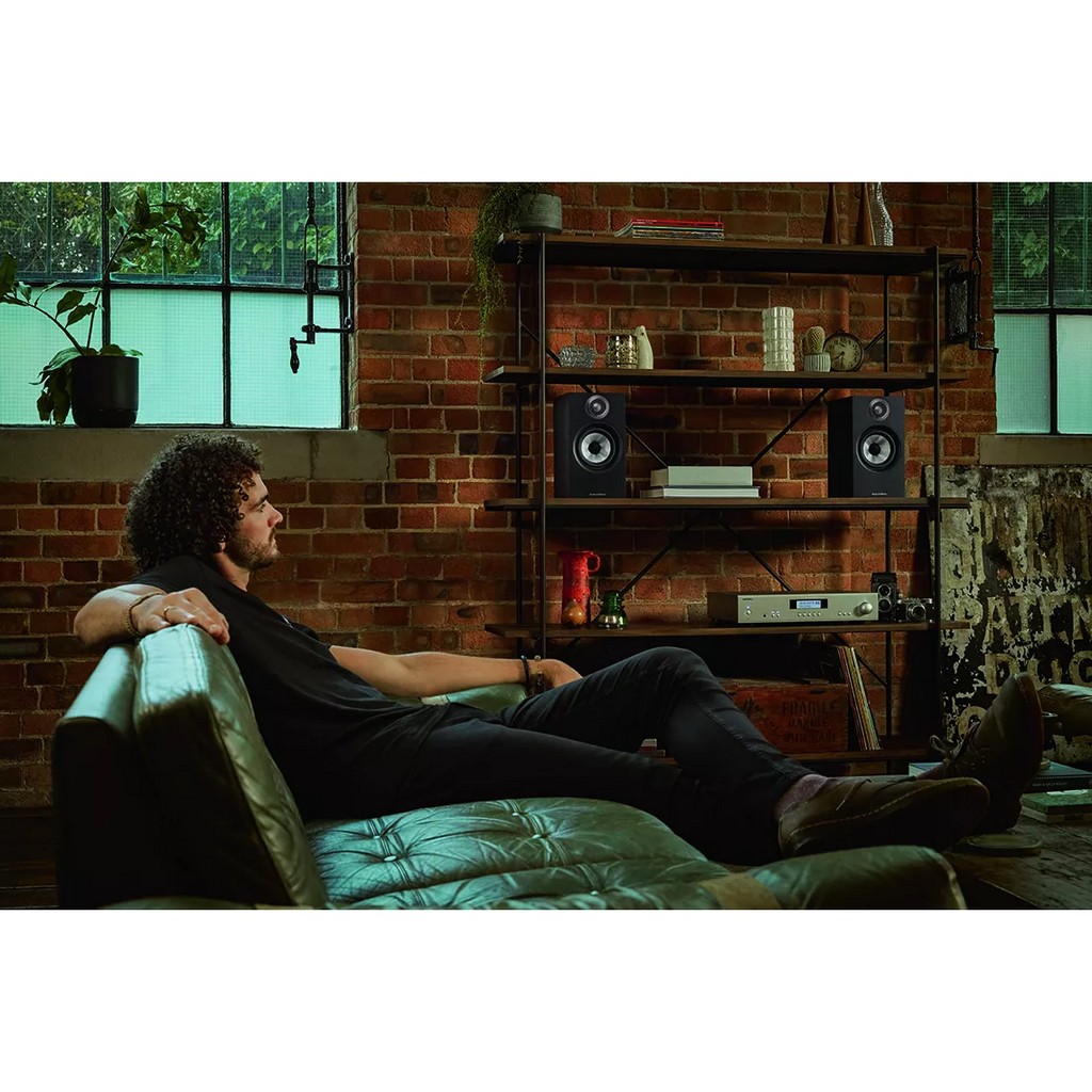   10   : Bowers & Wilkins 607 S2 Anniversary Edition Black