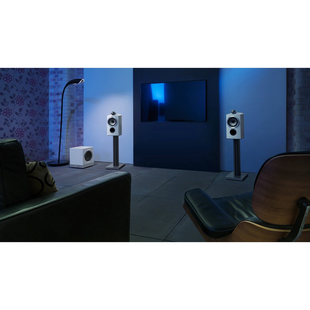   8  : Bowers & Wilkins DB3D Gloss Black
