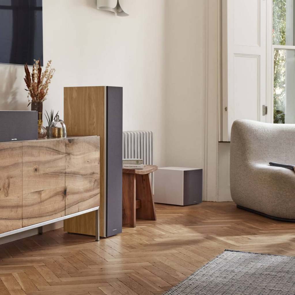   9  : Bowers & Wilkins ASW 610 Black