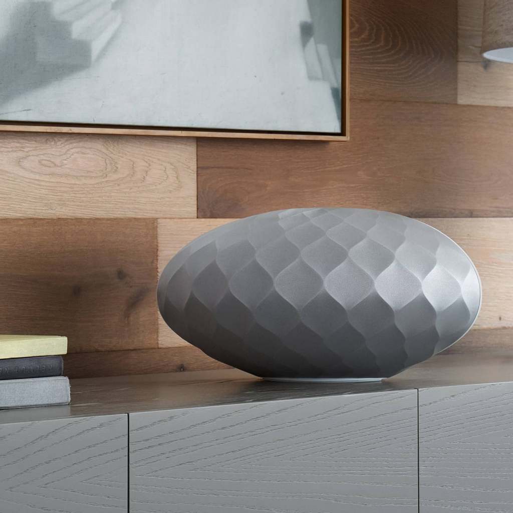   10     : Bowers & Wilkins Formation Wedge Black