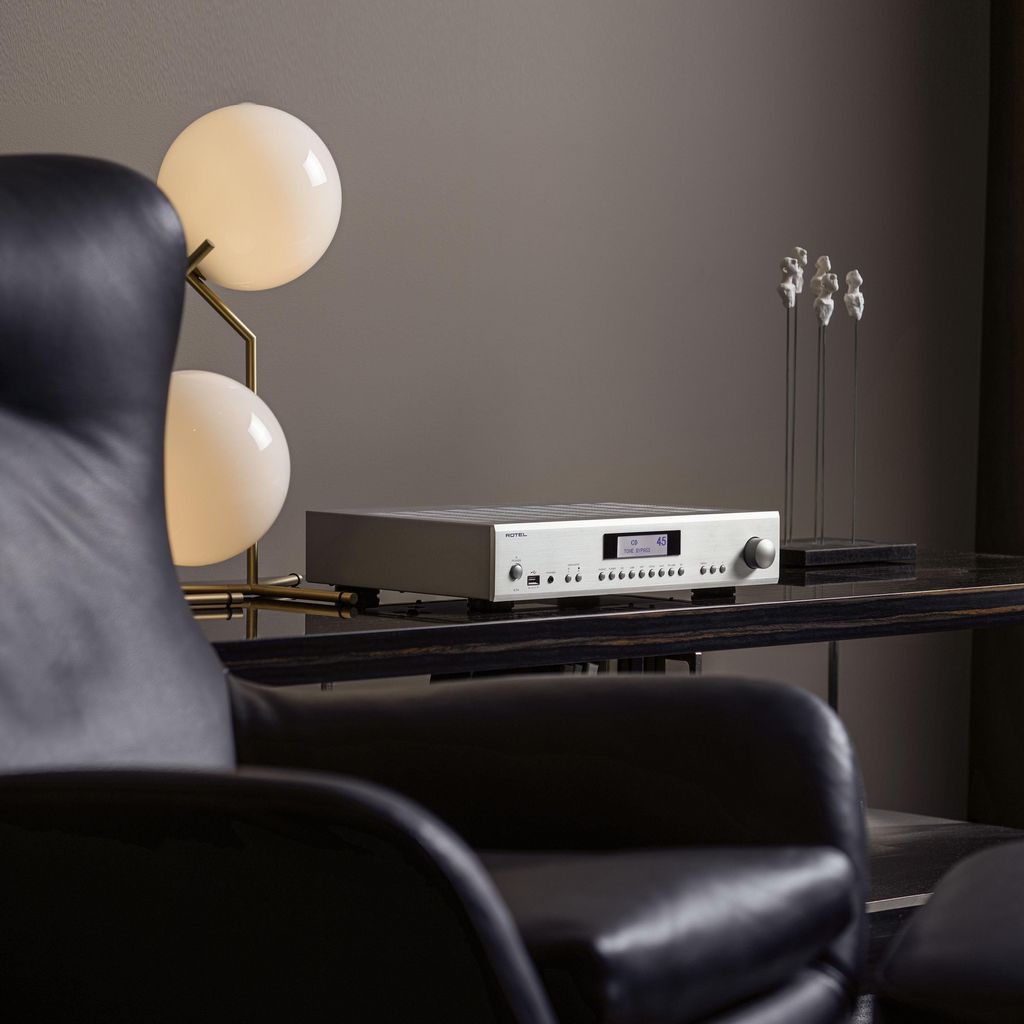  5   : Rotel  A14 MKII Black