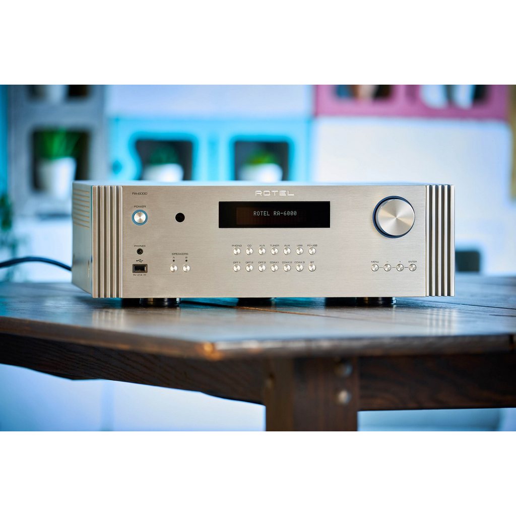   6   : Rotel RA-6000 Black