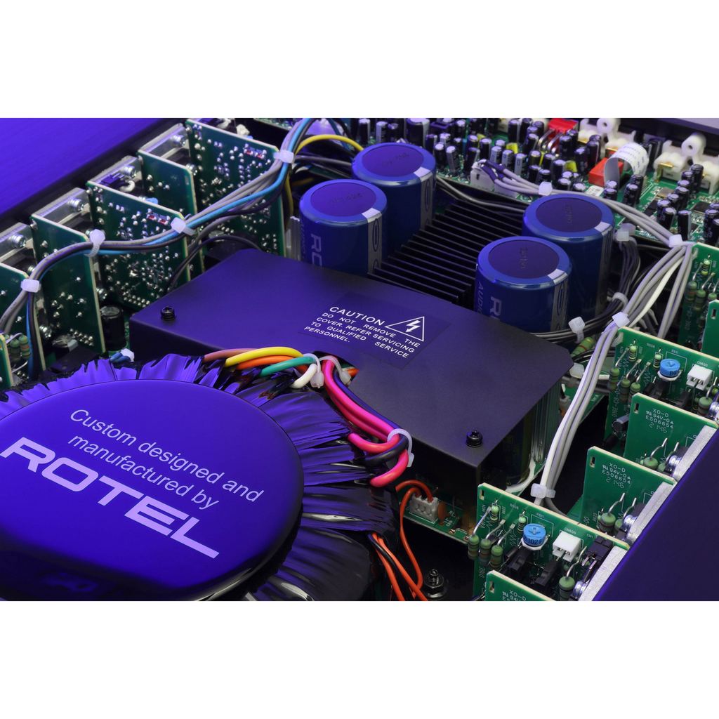   4  i i 8 : Rotel C 8+