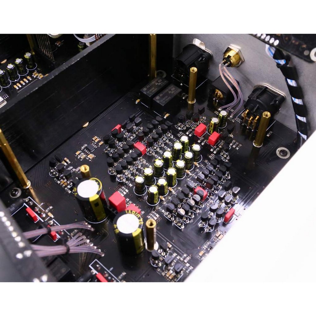   8  DAC  (All In One ) Audio-GD R27 HE (All In One Models) Black