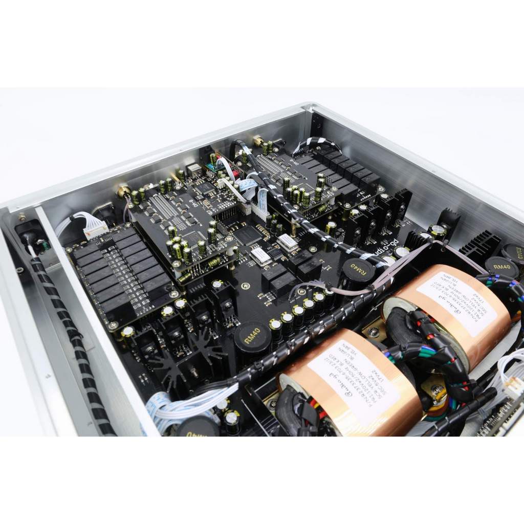   7  DAC  (All In One ) Audio-GD R-28 MK3 - OS and NOS (All In One Model) Black