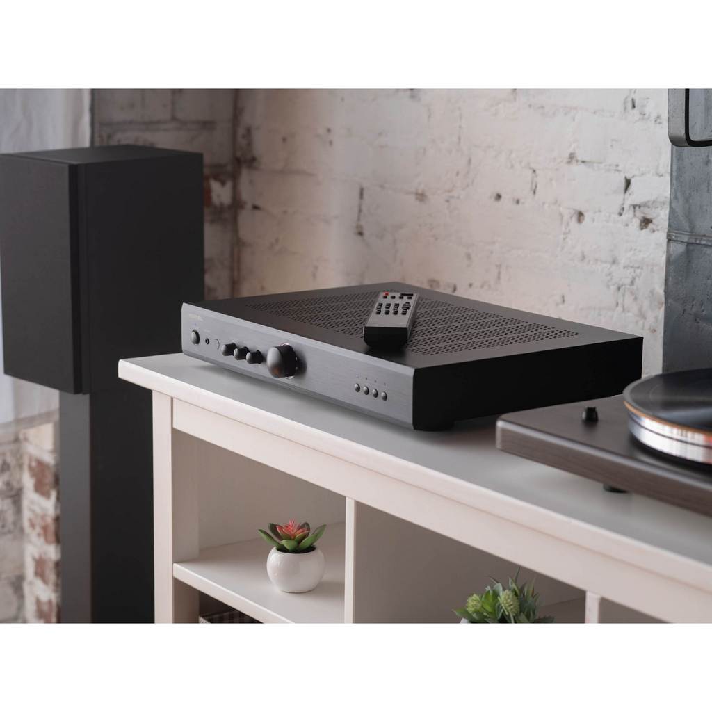   10   : Rotel  A8 Silver