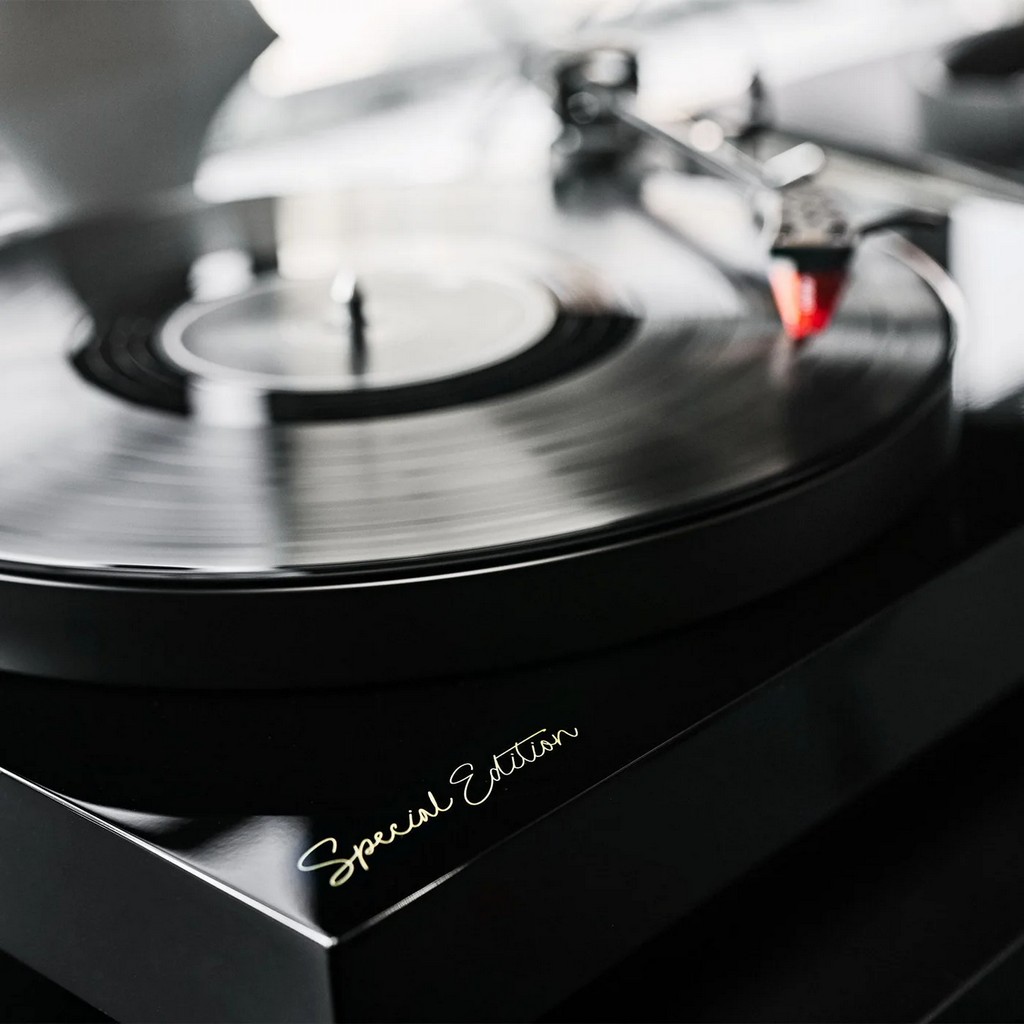   11   ii i: Argon TT-4 Turntable SPECIAL EDITION Black
