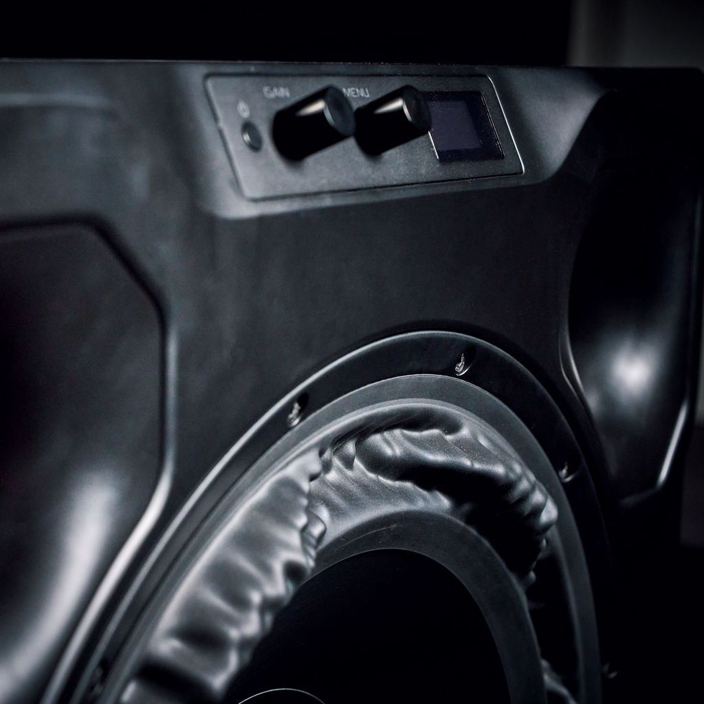 ���� � 7 ������ ��������: DALI SUB V-16 F Black High Gloss