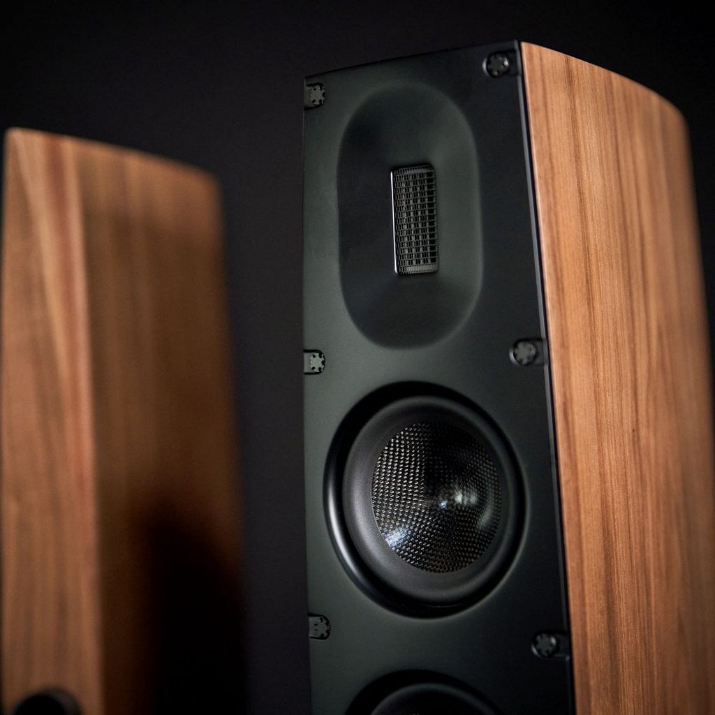   4   : Scansonic Q 8 High Gloss Black