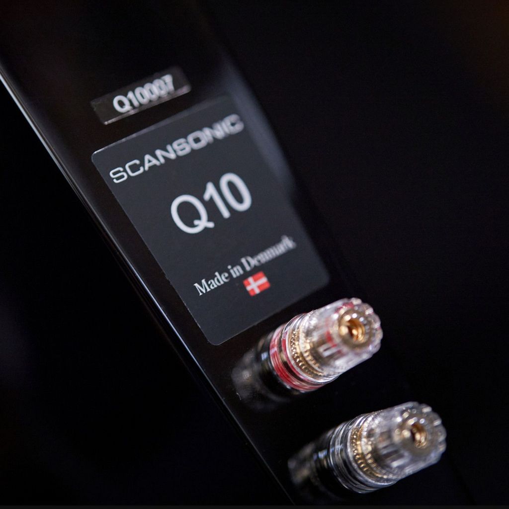   8   : Scansonic Q 10 High Gloss Black