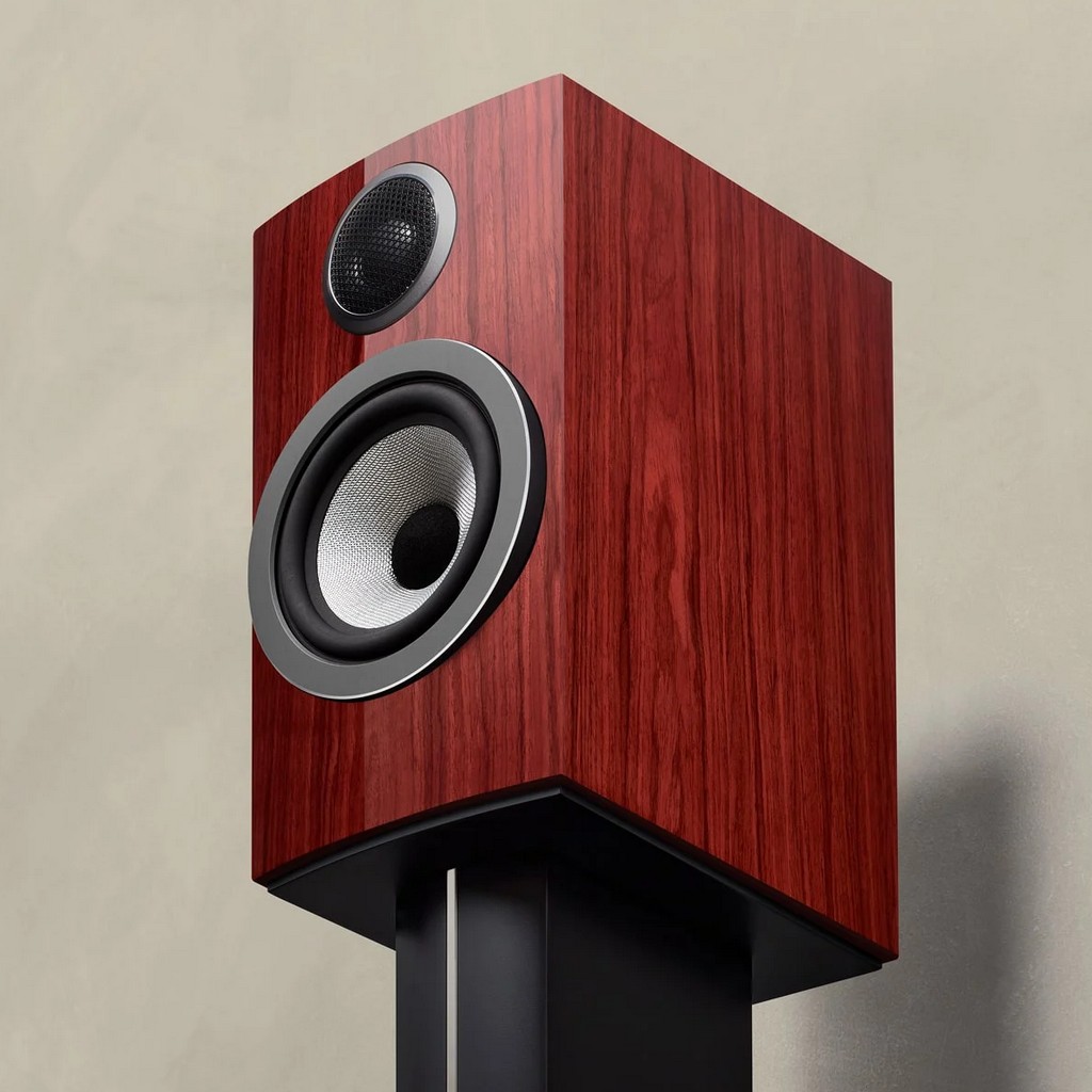 ���� � 8 ������ ��������� ����: Bowers & Wilkins 707 S3 Prestige Edition