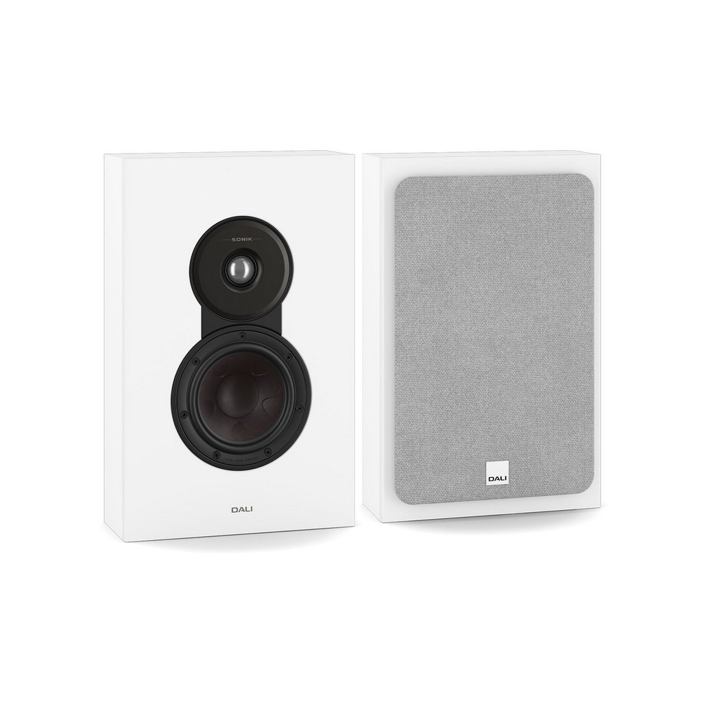 ���� � 3 ������ ������������ ����: DALI  Sonik On-Wall  Walnut