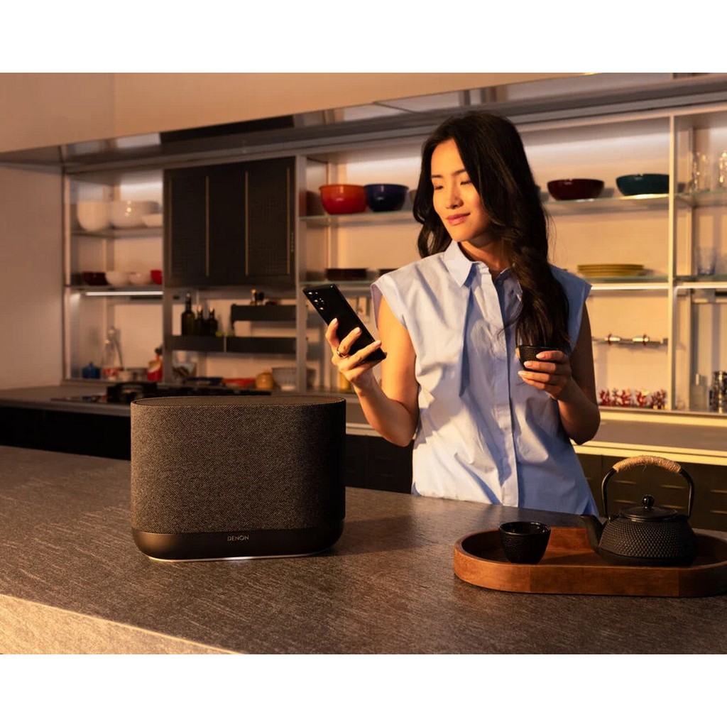 ���� � 10 ������ ������������ Wi-Fi �������: DENON HOME 400 Black