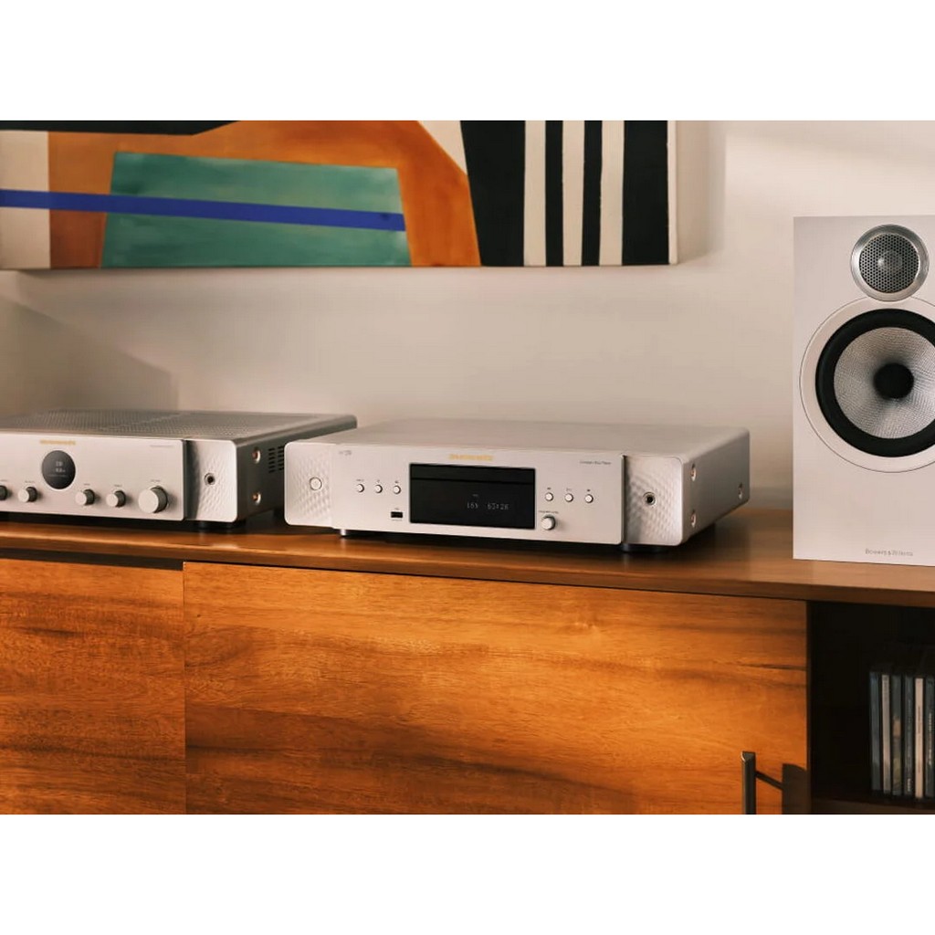 ���� � 10 ������ CD �����: Marantz CD70 Black