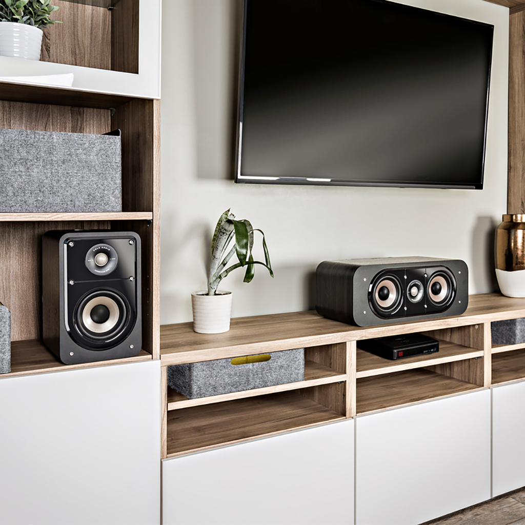 ���� � 6 ������ ��������: ������� Polk Audio Signature S15e � ������� ������-������� Denon DRA-800H